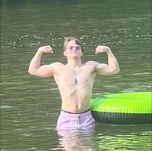 Meet your Posher, Garrett